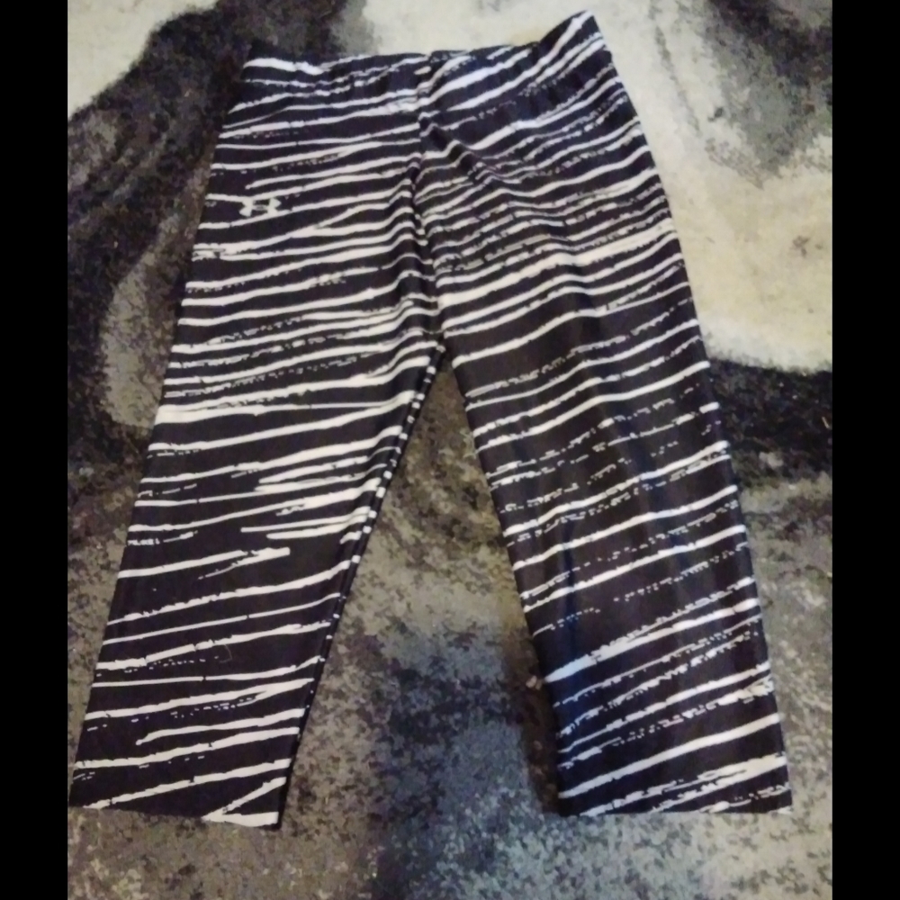 Under Armour Heat Gear Sz M Capri Zebra Leggings